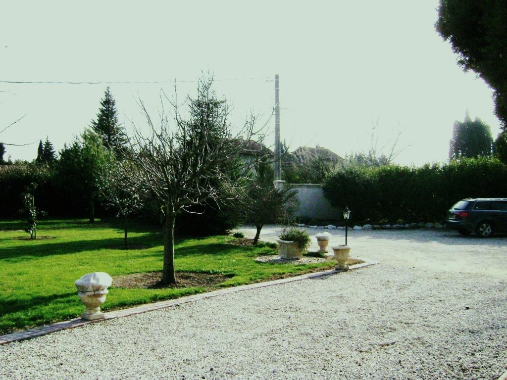 Gite La Gourmandine Saint-Andiol Εξωτερικό φωτογραφία